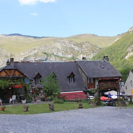 Auberge Des Pyrenees 생트 마리 드 캄팡 외부 사진
