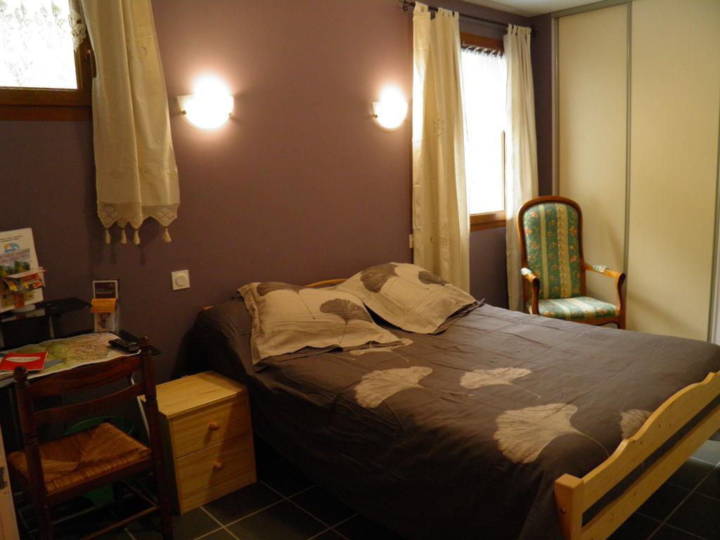 Auberge Des Pyrenees 생트 마리 드 캄팡 객실 사진