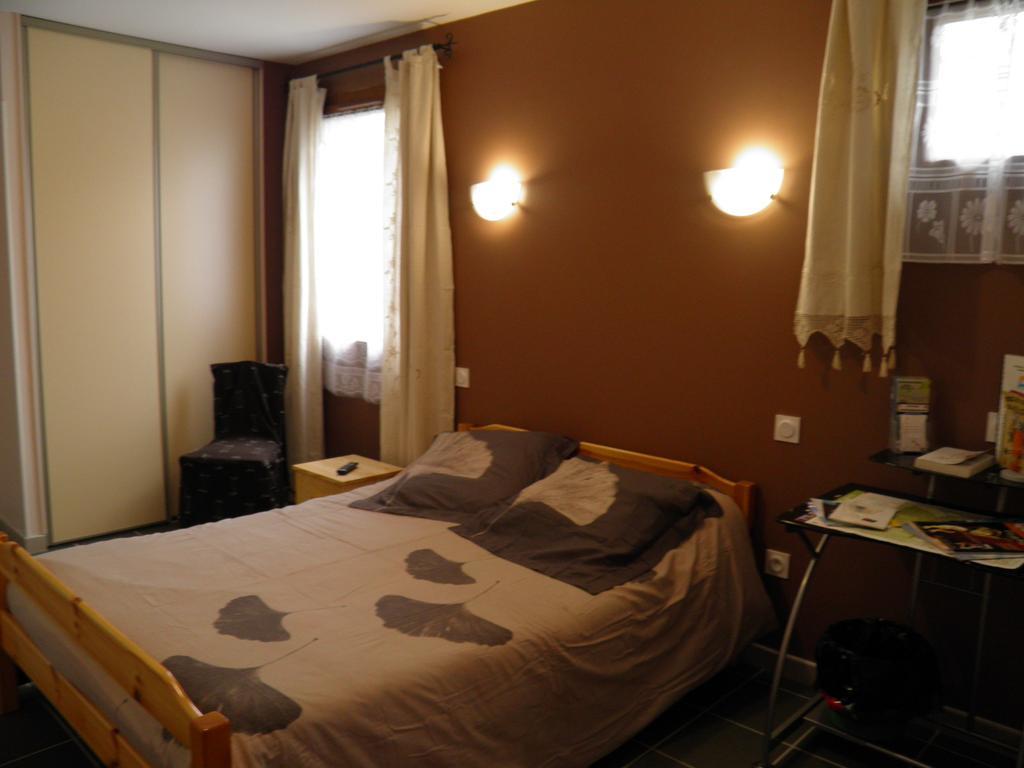 Auberge Des Pyrenees 생트 마리 드 캄팡 객실 사진