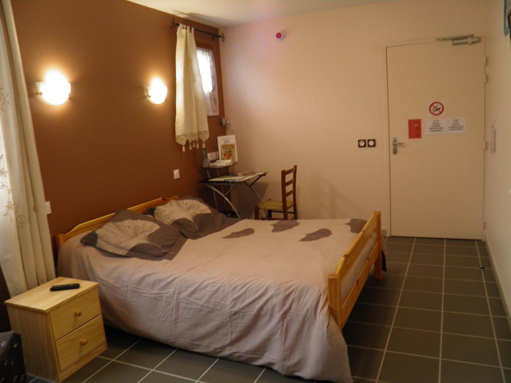 Auberge Des Pyrenees 생트 마리 드 캄팡 객실 사진