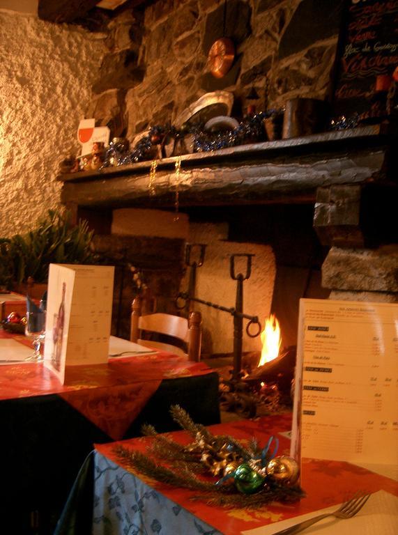 Auberge Des Pyrenees 생트 마리 드 캄팡 외부 사진