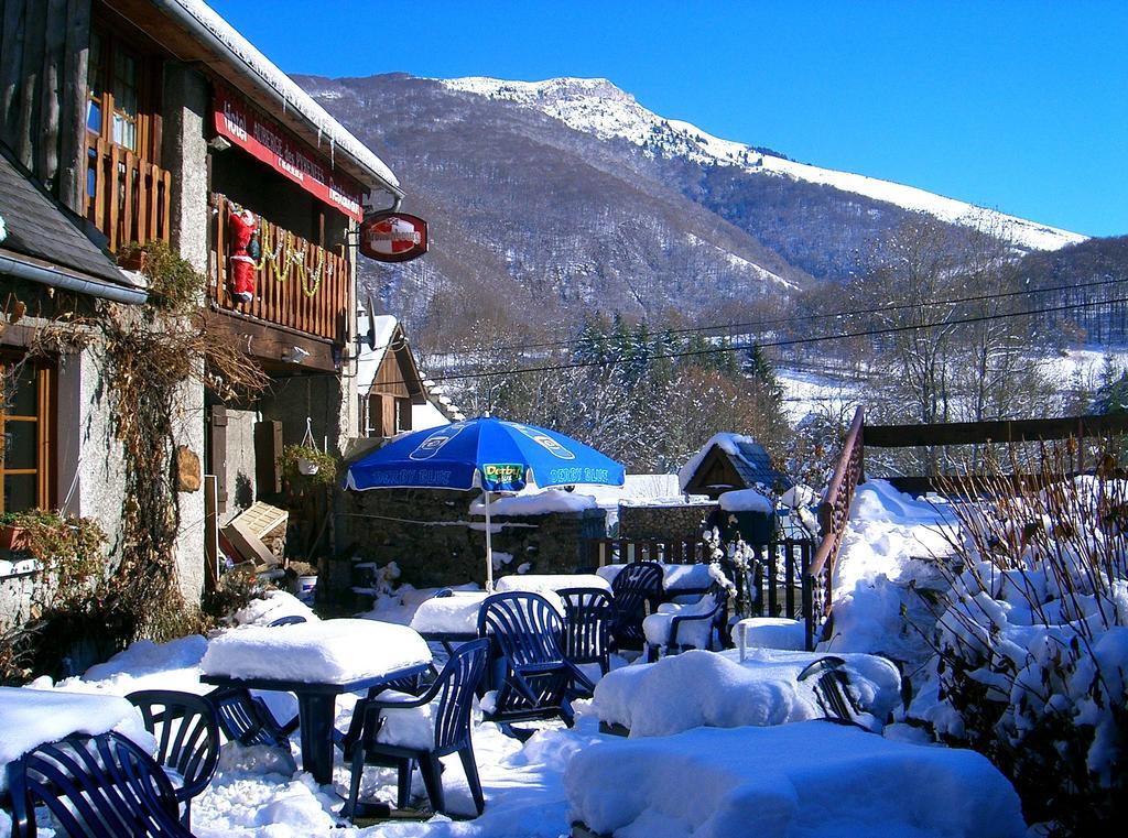 Auberge Des Pyrenees 생트 마리 드 캄팡 외부 사진