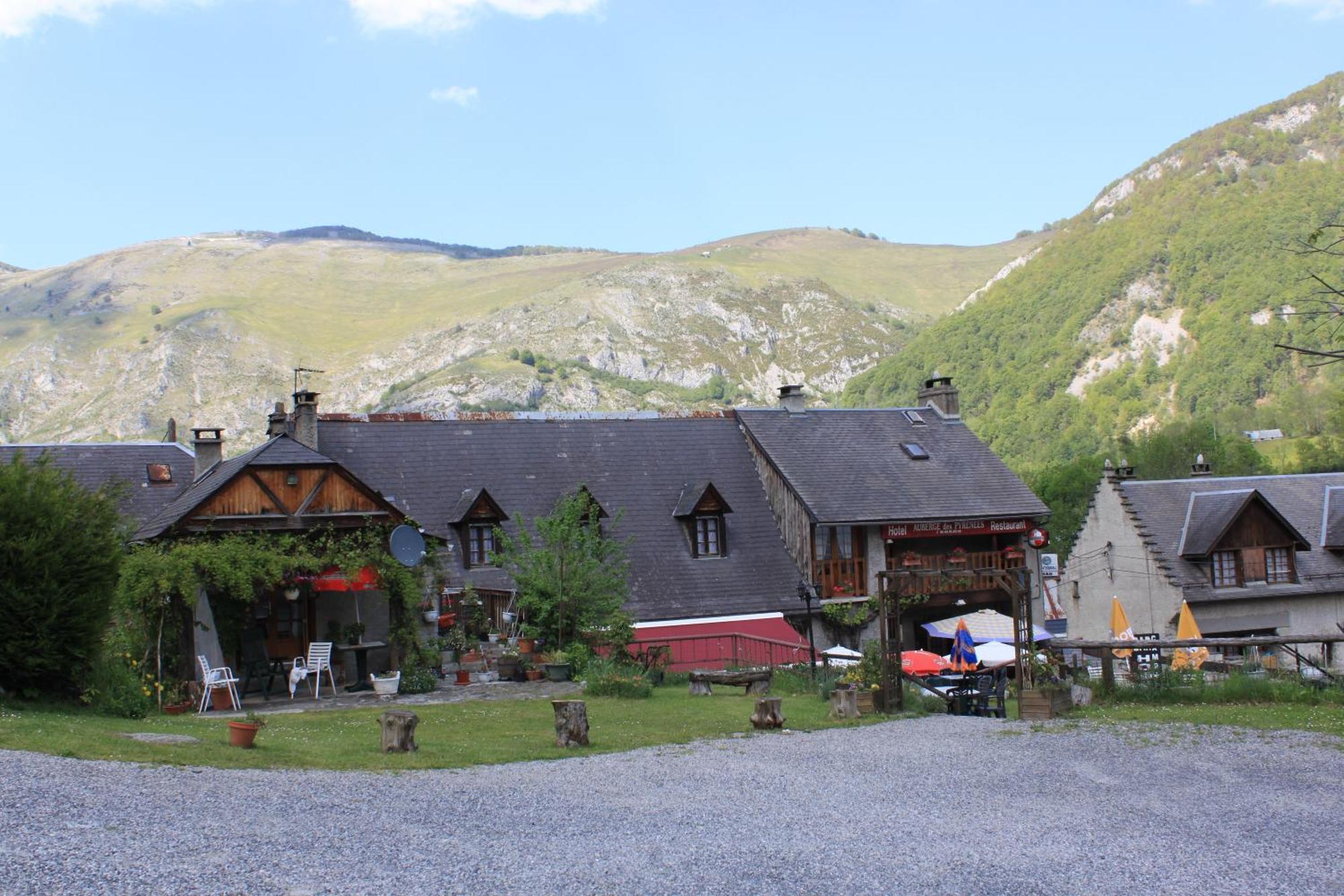 Auberge Des Pyrenees 생트 마리 드 캄팡 외부 사진