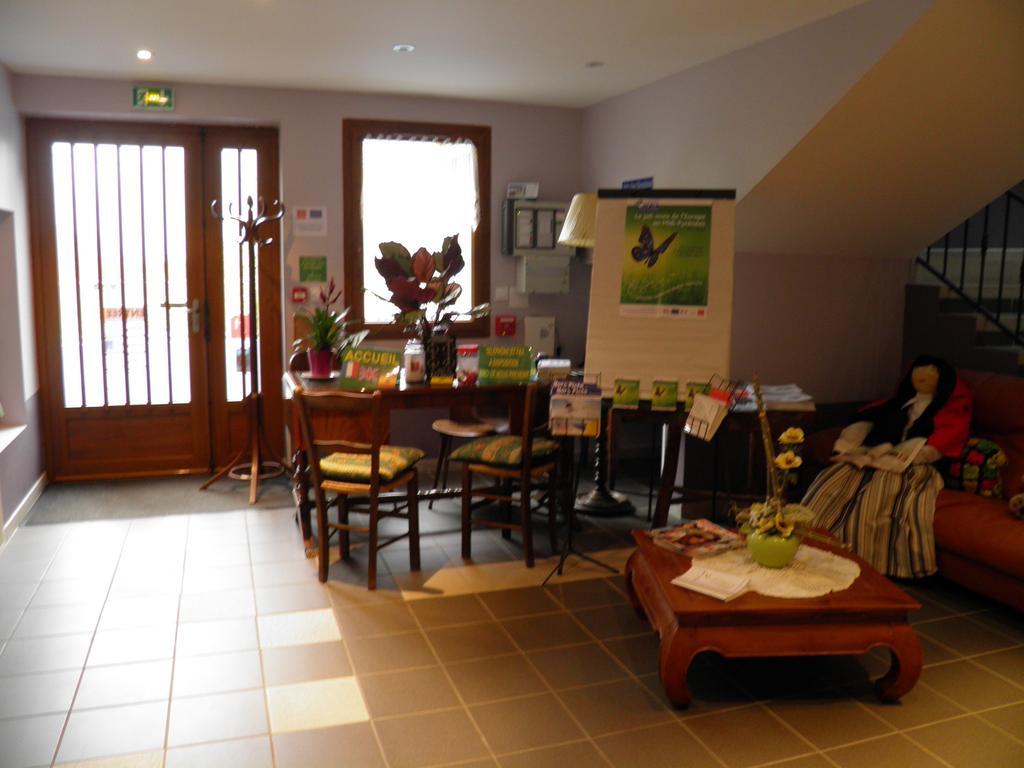 Auberge Des Pyrenees 생트 마리 드 캄팡 외부 사진