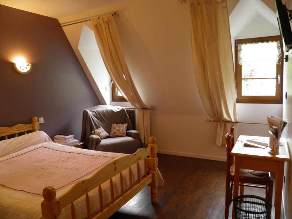 Auberge Des Pyrenees 생트 마리 드 캄팡 객실 사진