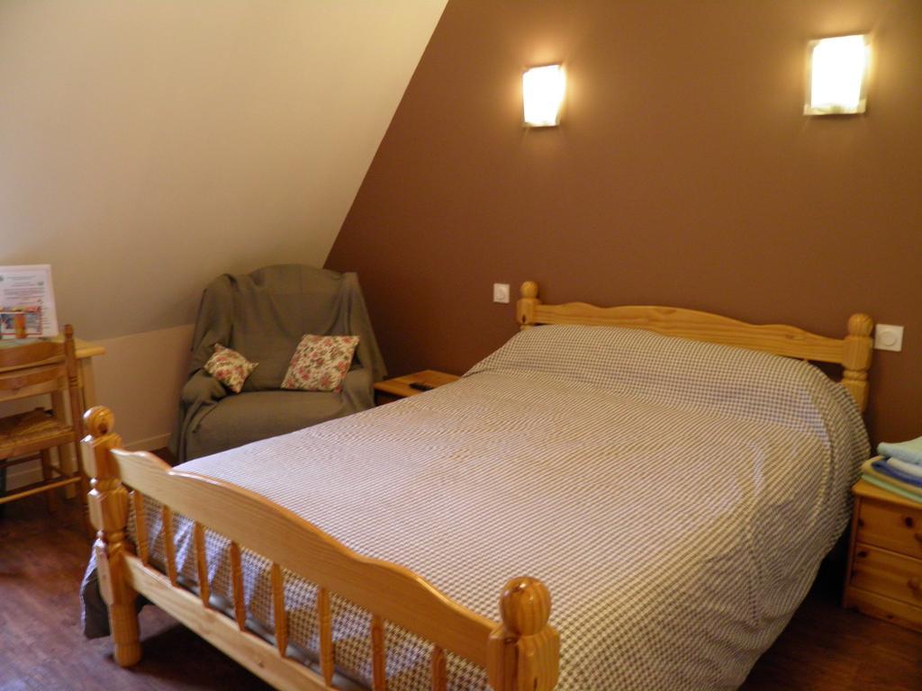 Auberge Des Pyrenees 생트 마리 드 캄팡 객실 사진