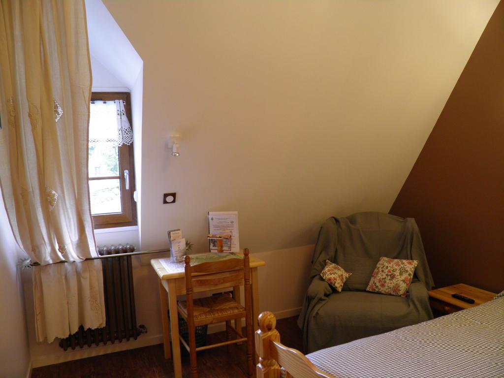 Auberge Des Pyrenees 생트 마리 드 캄팡 객실 사진