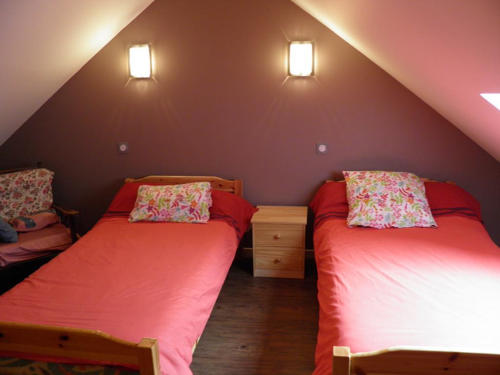 Auberge Des Pyrenees 생트 마리 드 캄팡 객실 사진