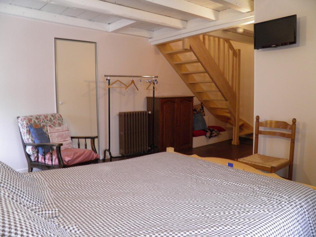 Auberge Des Pyrenees 생트 마리 드 캄팡 객실 사진