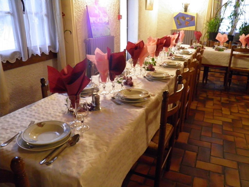 Auberge Des Pyrenees 생트 마리 드 캄팡 외부 사진