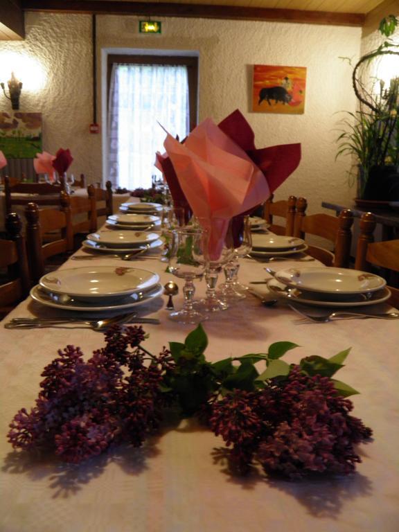 Auberge Des Pyrenees 생트 마리 드 캄팡 외부 사진