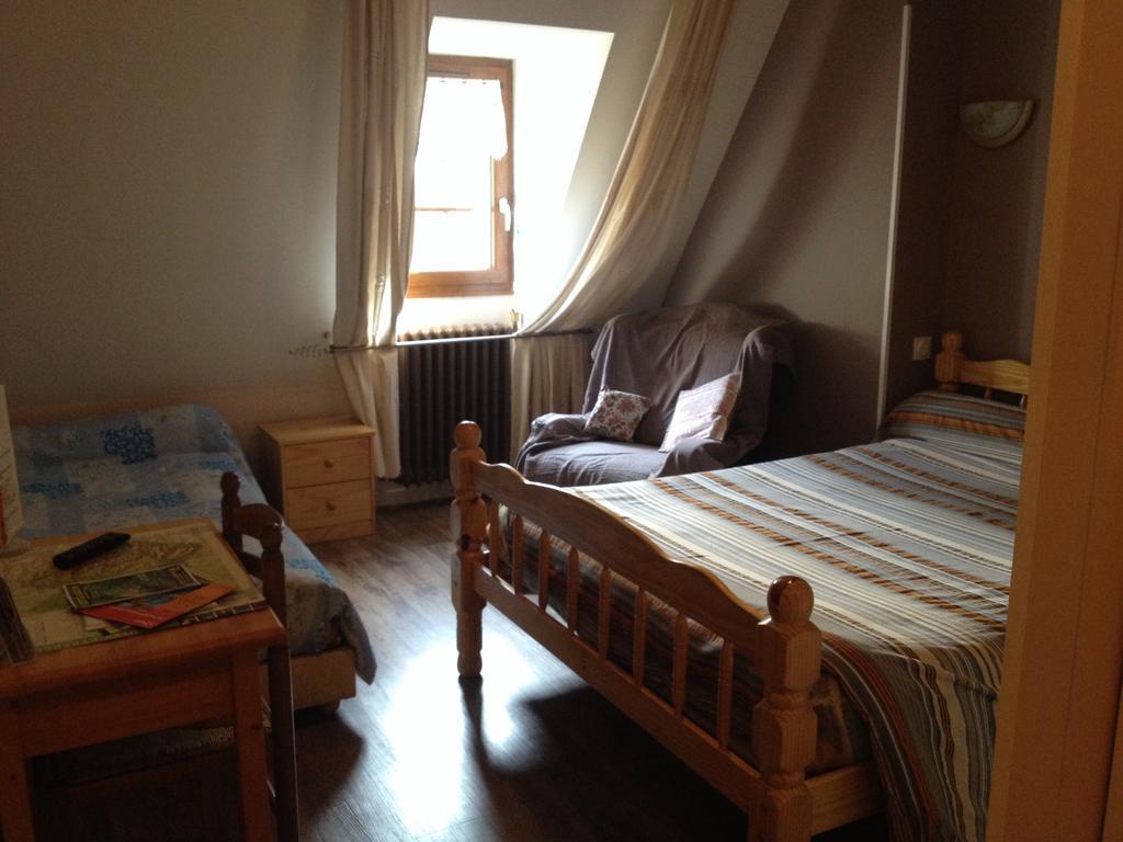 Auberge Des Pyrenees 생트 마리 드 캄팡 외부 사진